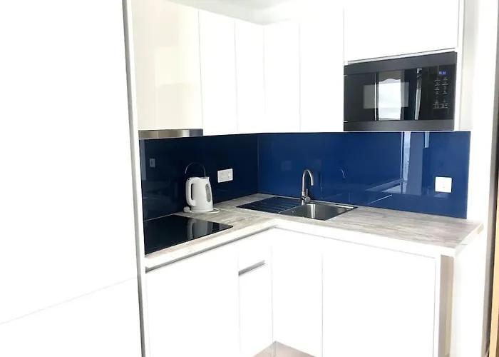 Stylish And Modern With Stunning Sea Views Apartmán *